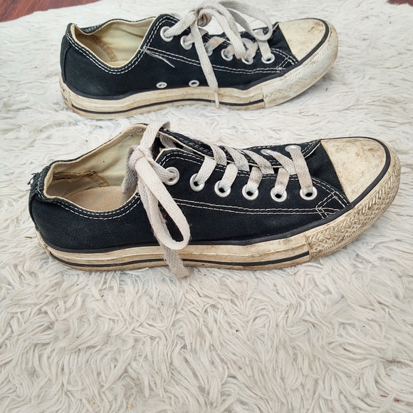 Well Worn Converse All Star Chuck Taylor Low Tops Black - Picture 5 of 5